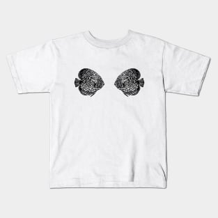 Discus Fish in Love - fish lovers animal design Kids T-Shirt